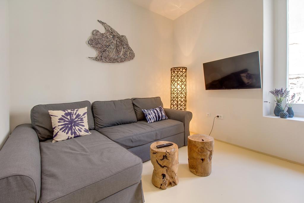 Apartments Argemonia Mali Losinj Exterior photo